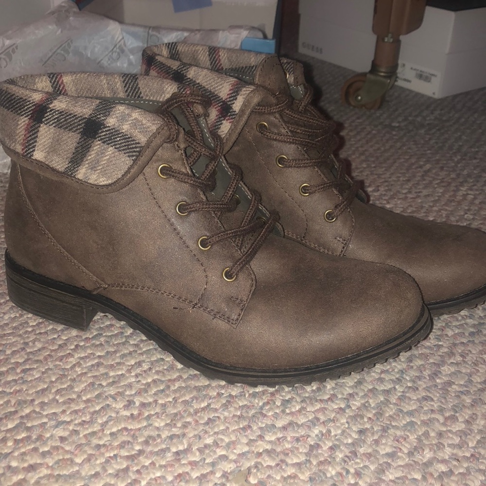 BRAND NEW booties